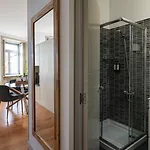 Authentic House Apartment *