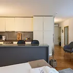 Authentic House Apartment *